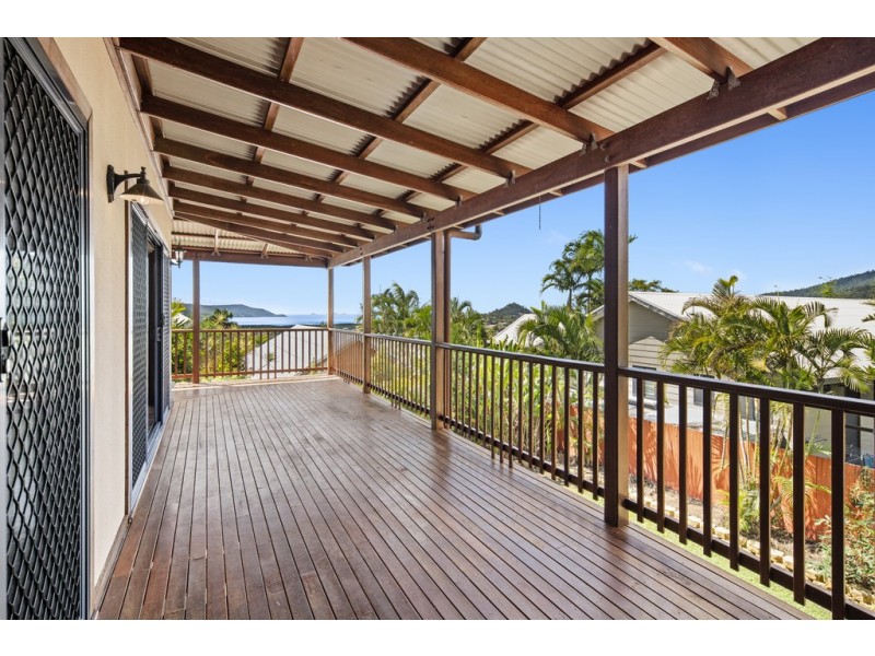 11 Hamilton Avenue, Cannonvale QLD 4802