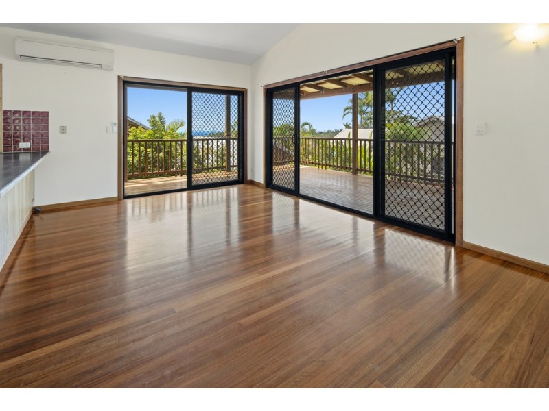 11 Hamilton Avenue, Cannonvale QLD 4802