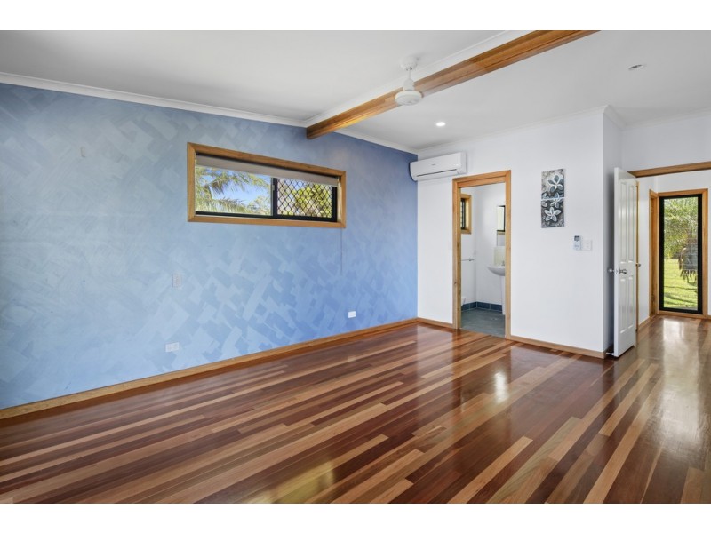 11 Hamilton Avenue, Cannonvale QLD 4802