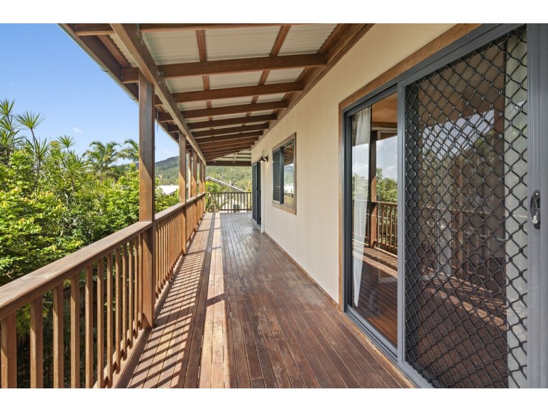 11 Hamilton Avenue, Cannonvale QLD 4802