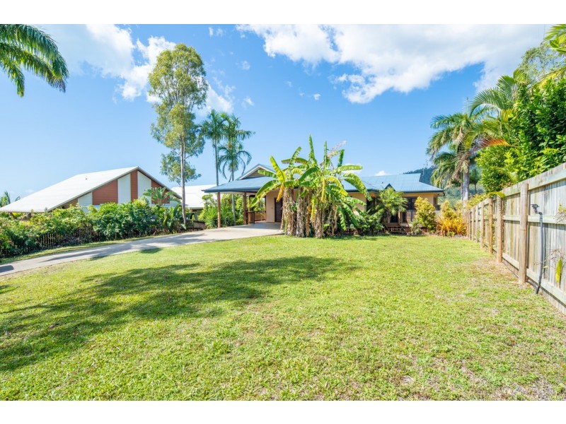 11 Hamilton Avenue, Cannonvale QLD 4802