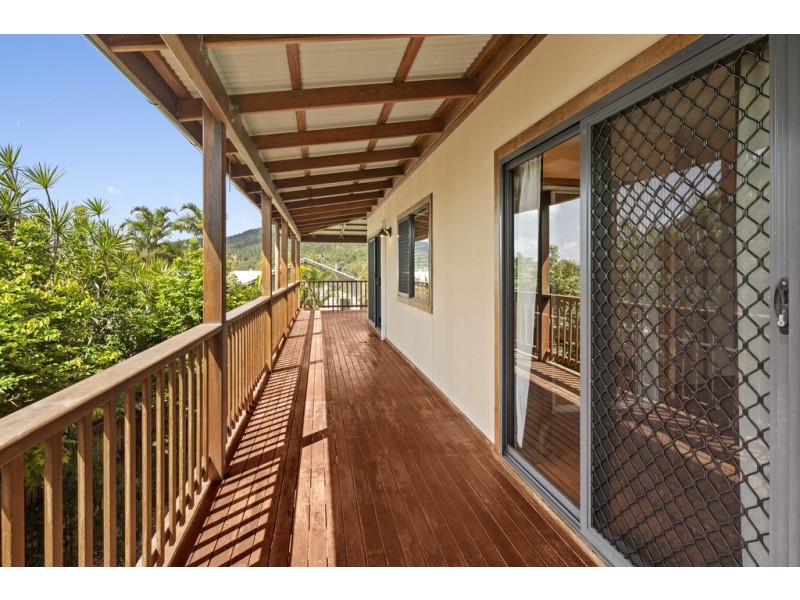 11 Hamilton Avenue, Cannonvale QLD 4802