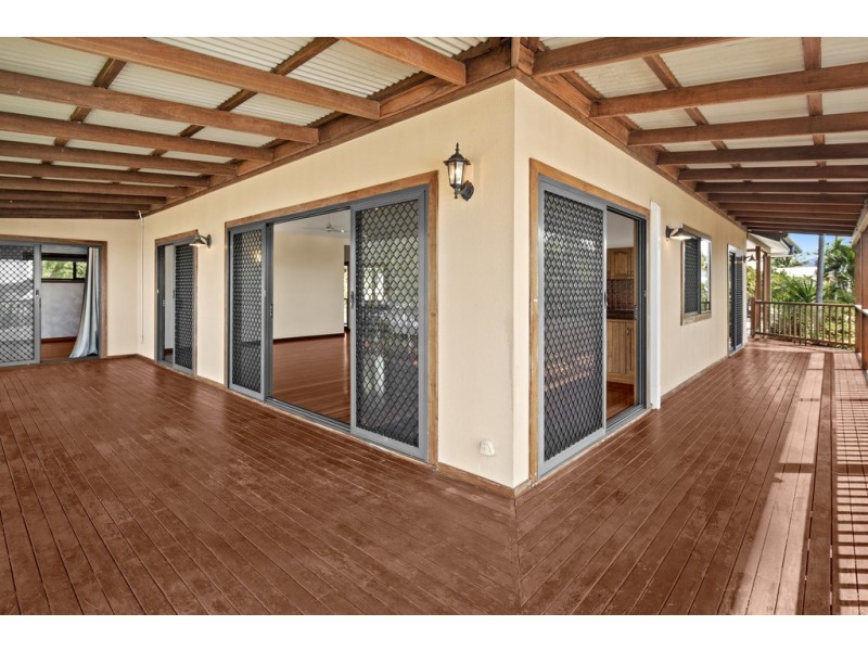 11 Hamilton Avenue, Cannonvale QLD 4802