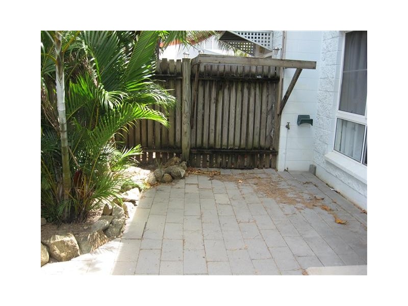 2/6 Erromango Drive, Jubilee Pocket QLD 4802