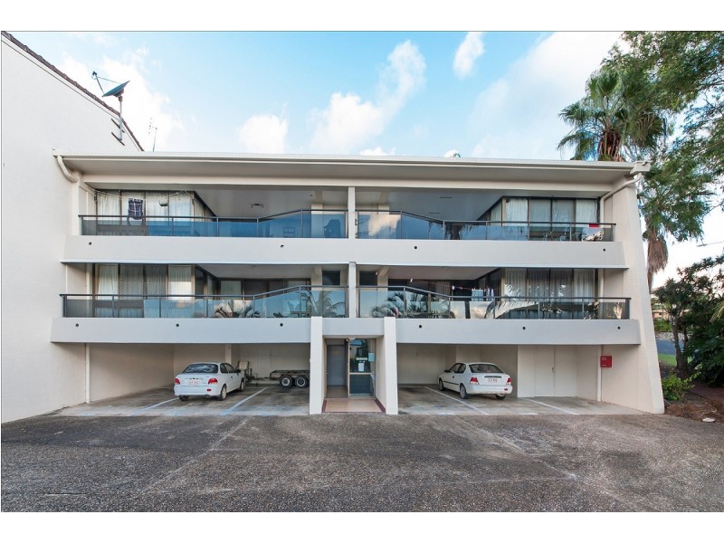 2/2 Eshelby Drive, Cannonvale QLD 4802