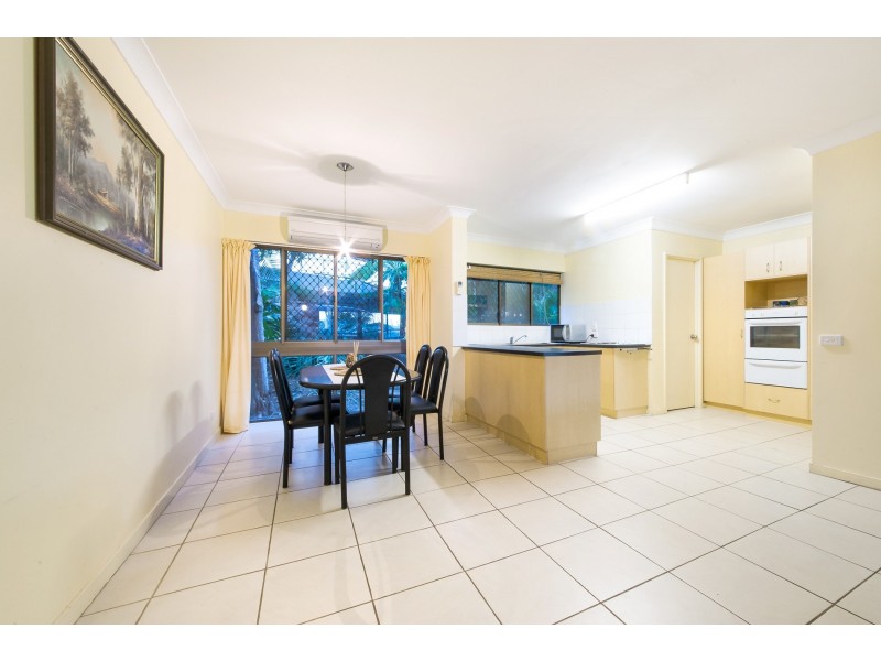 2/2 Eshelby Drive, Cannonvale QLD 4802