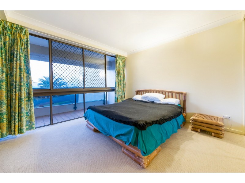 2/2 Eshelby Drive, Cannonvale QLD 4802