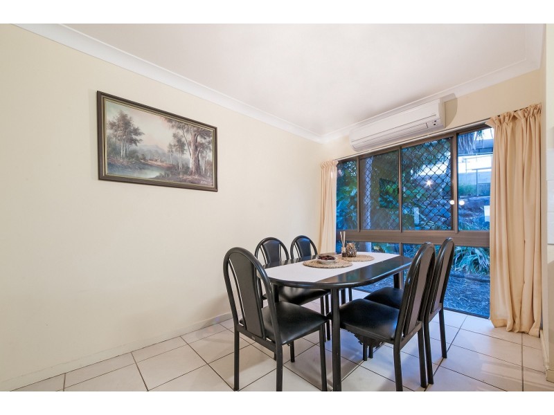 2/2 Eshelby Drive, Cannonvale QLD 4802
