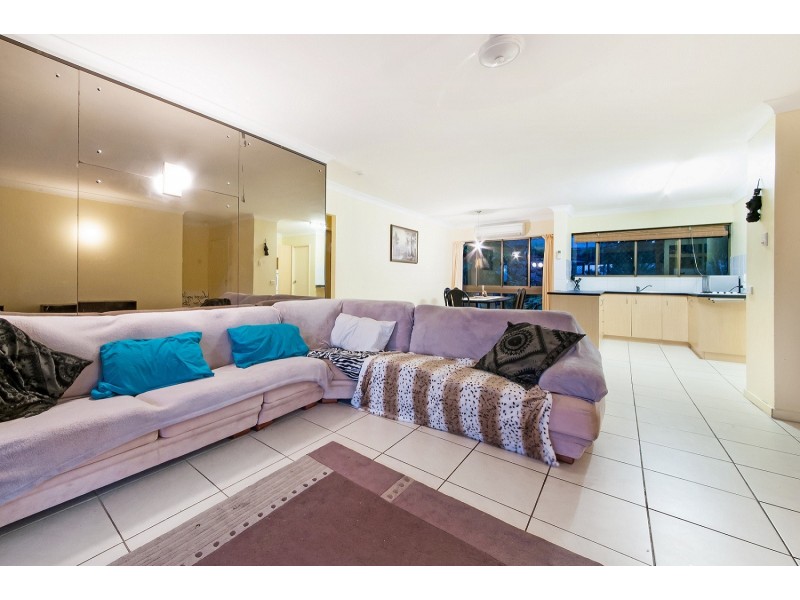2/2 Eshelby Drive, Cannonvale QLD 4802