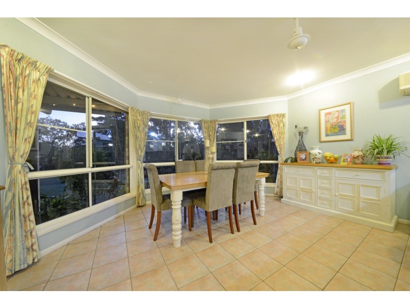 42 Valley Drive, Cannonvale QLD 4802