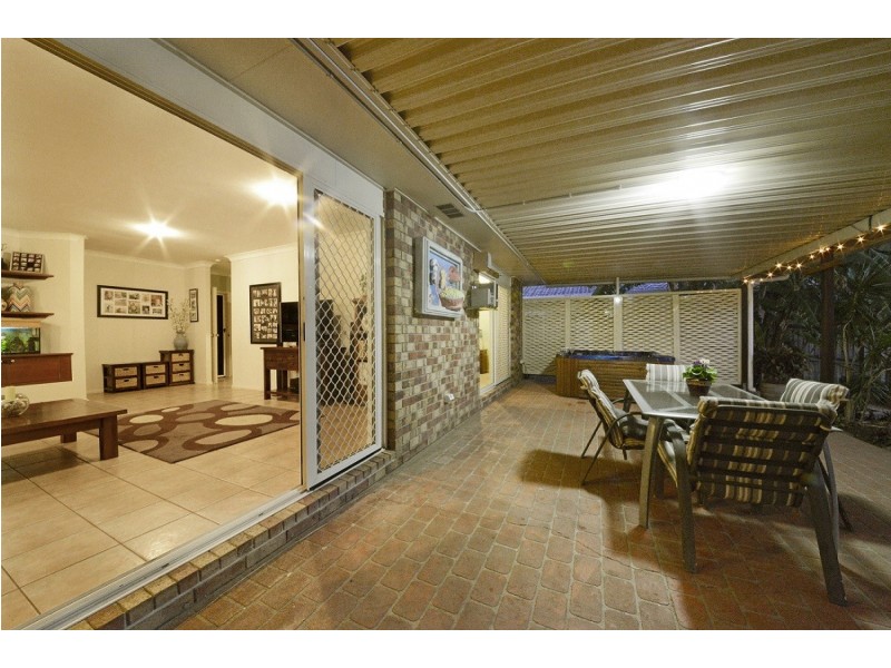 42 Valley Drive, Cannonvale QLD 4802