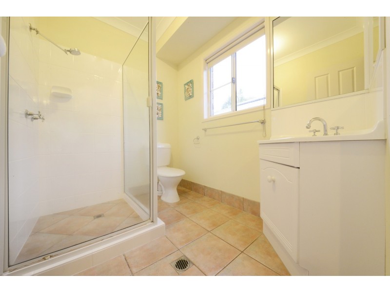 42 Valley Drive, Cannonvale QLD 4802