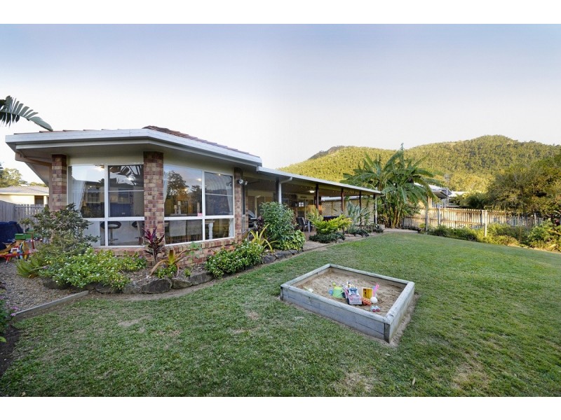 42 Valley Drive, Cannonvale QLD 4802