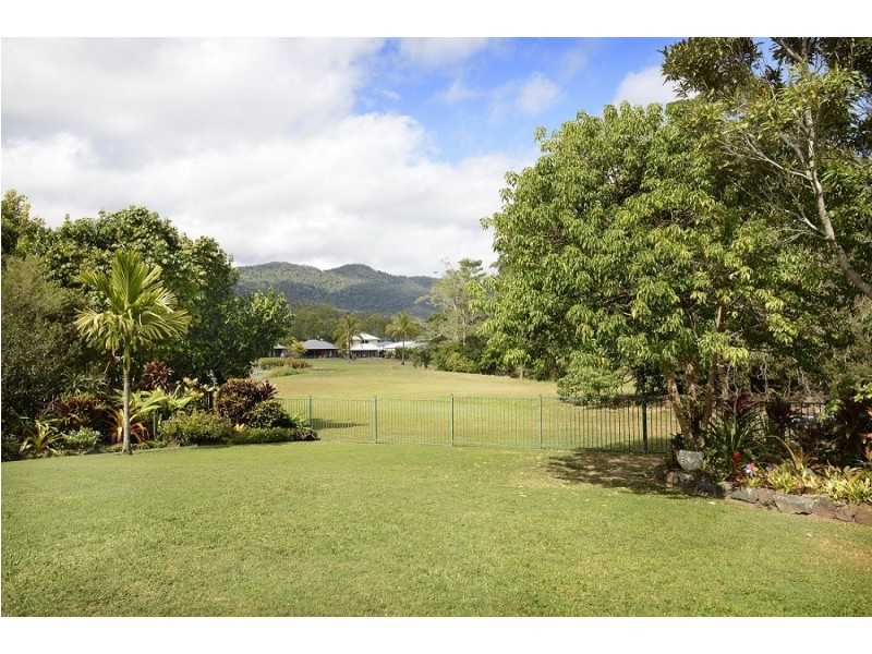 42 Valley Drive, Cannonvale QLD 4802