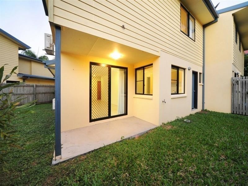 6/16 Beach Road, Cannonvale QLD 4802