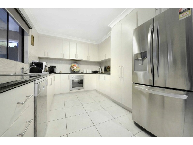 2/24 Links Drive, Cannonvale QLD 4802