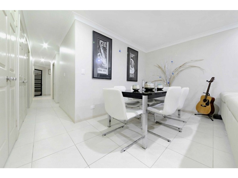 2/24 Links Drive, Cannonvale QLD 4802