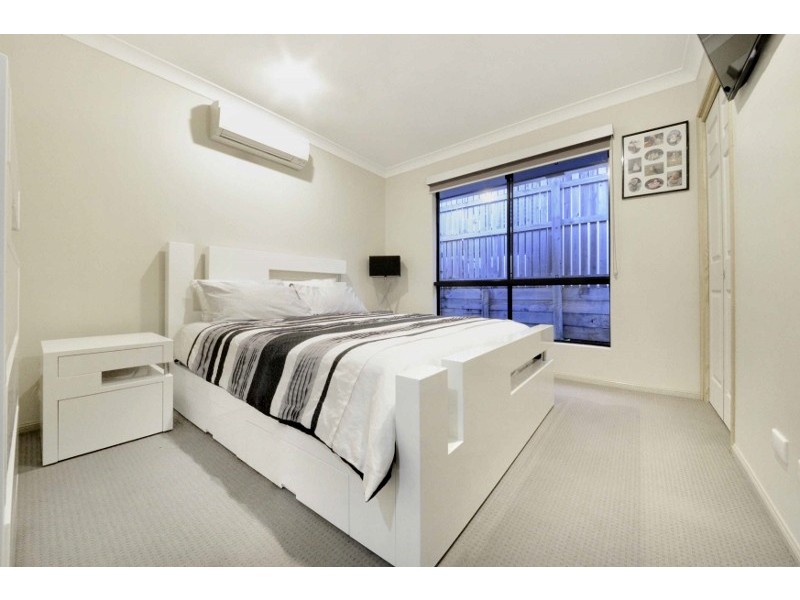 2/24 Links Drive, Cannonvale QLD 4802