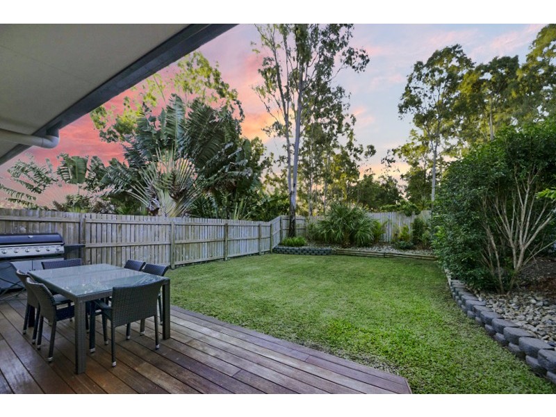 2/24 Links Drive, Cannonvale QLD 4802