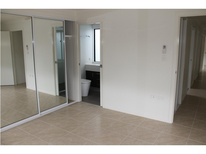 1/89 Parker Road, Cannonvale QLD 4802