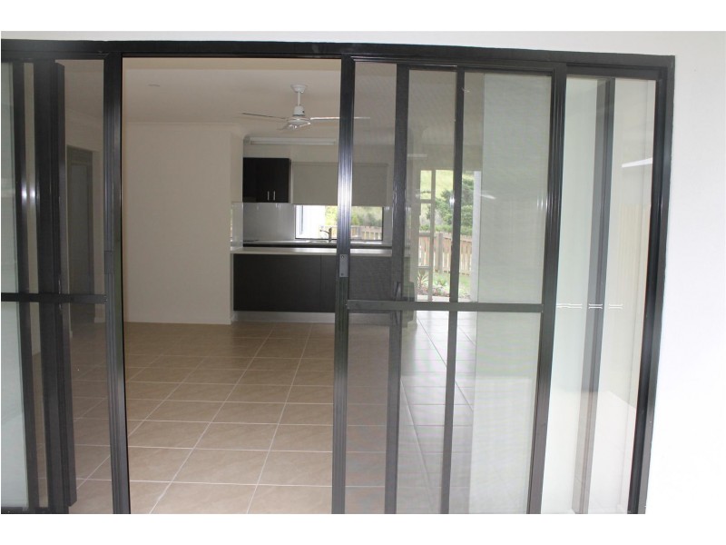1/89 Parker Road, Cannonvale QLD 4802
