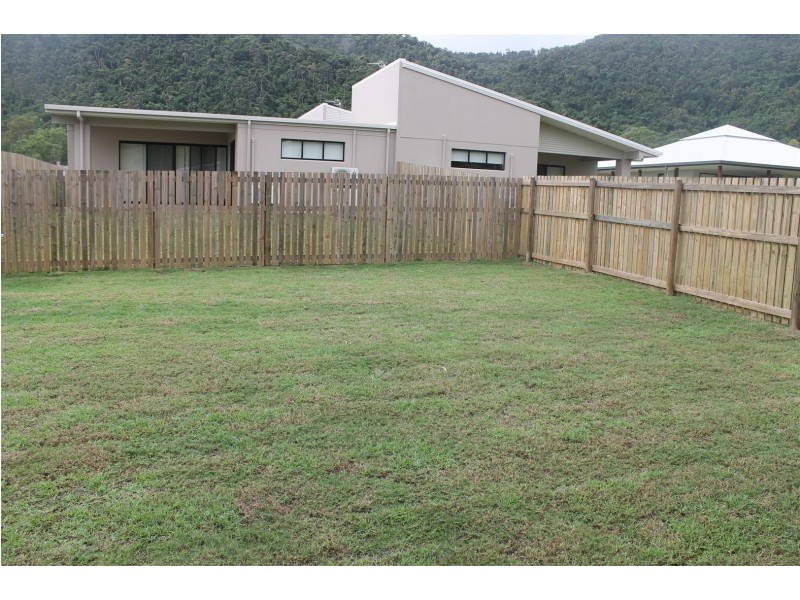 1/89 Parker Road, Cannonvale QLD 4802