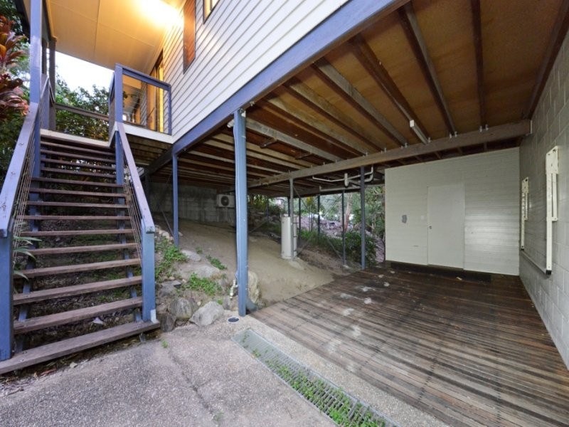 1/6 Border Drive, Cannonvale QLD 4802