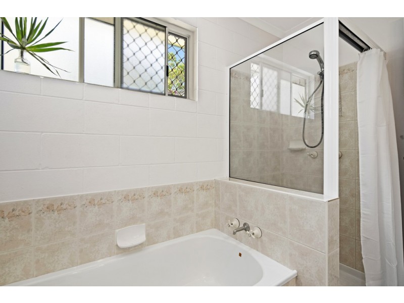 6 Grace Avenue, Cannonvale QLD 4802