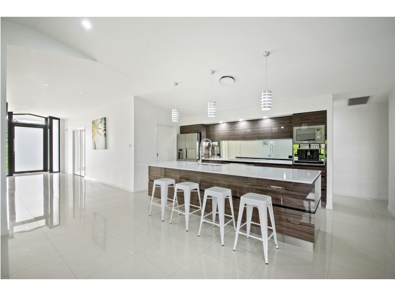 9 Spyglass Road, Cannon Valley QLD 4800