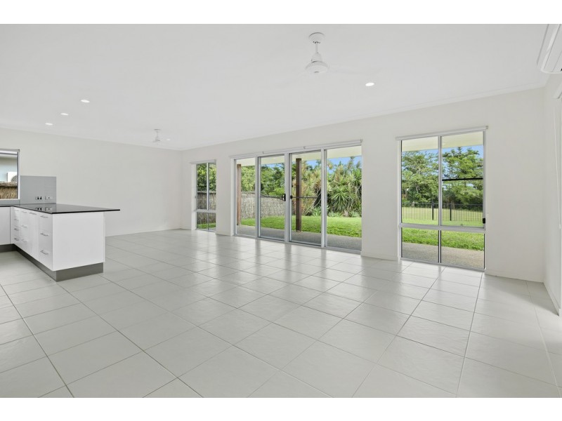 15 Waite Creek Court, Cannonvale QLD 4802