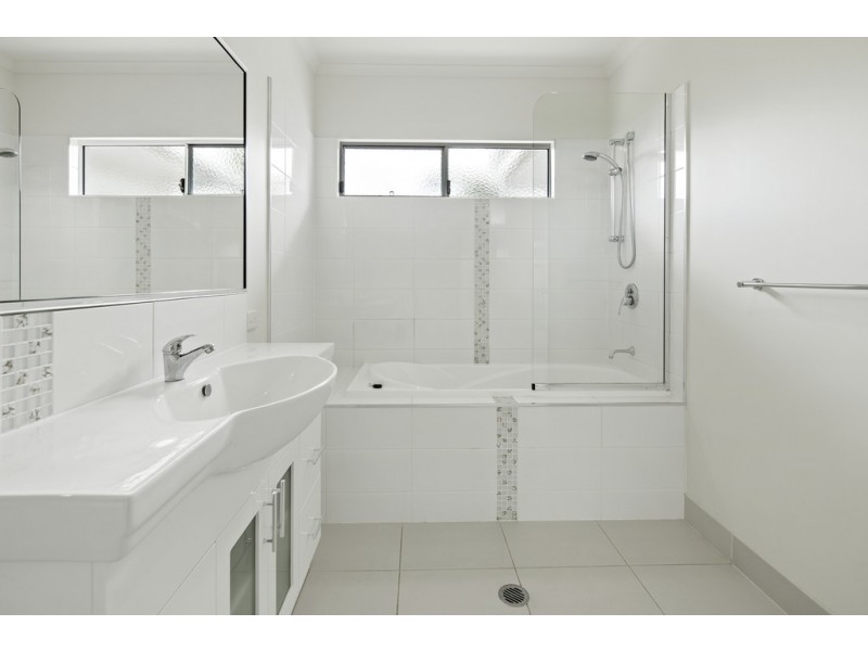 15 Waite Creek Court, Cannonvale QLD 4802