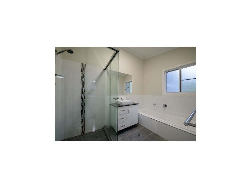 10 Cayman Estate, 13 Border Drive, Cannonvale QLD 4802