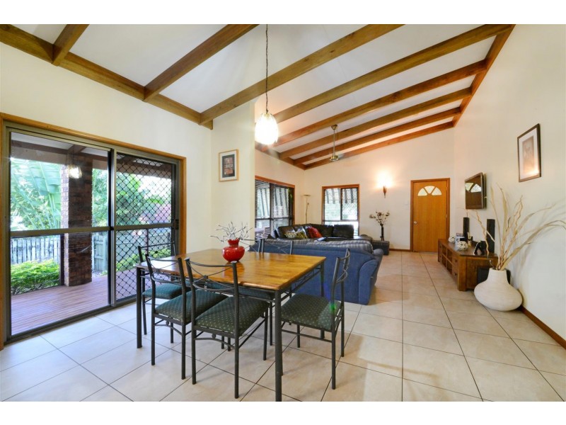 4 Laurence Close, Cannonvale QLD 4802