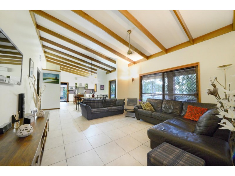 4 Laurence Close, Cannonvale QLD 4802