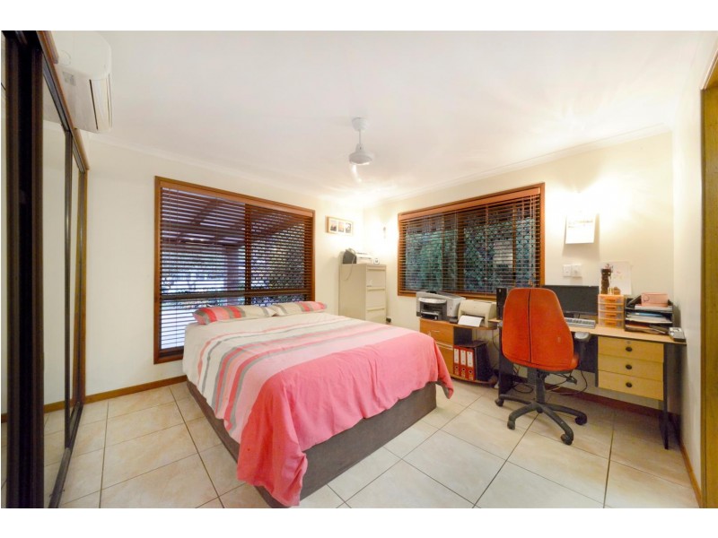 4 Laurence Close, Cannonvale QLD 4802