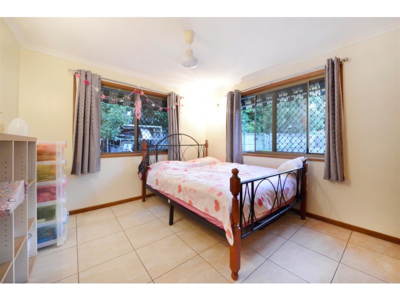 4 Laurence Close, Cannonvale QLD 4802