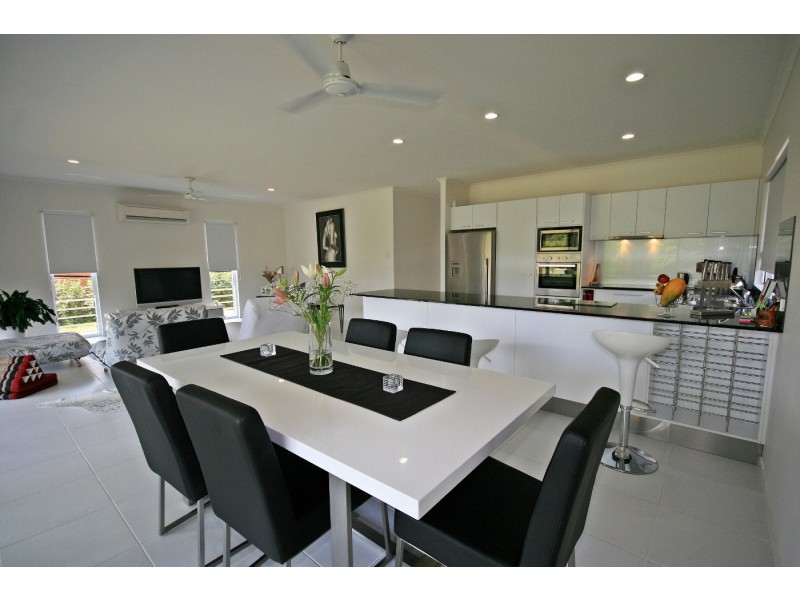 15 Waite Creek Court, Cannonvale QLD 4802