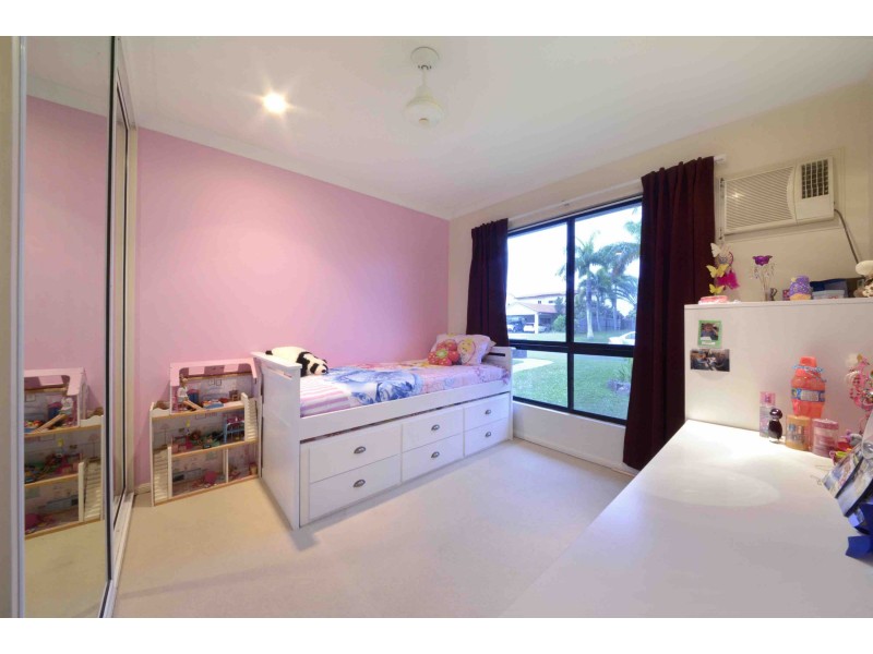 18 Panoramic Court, Cannonvale QLD 4802