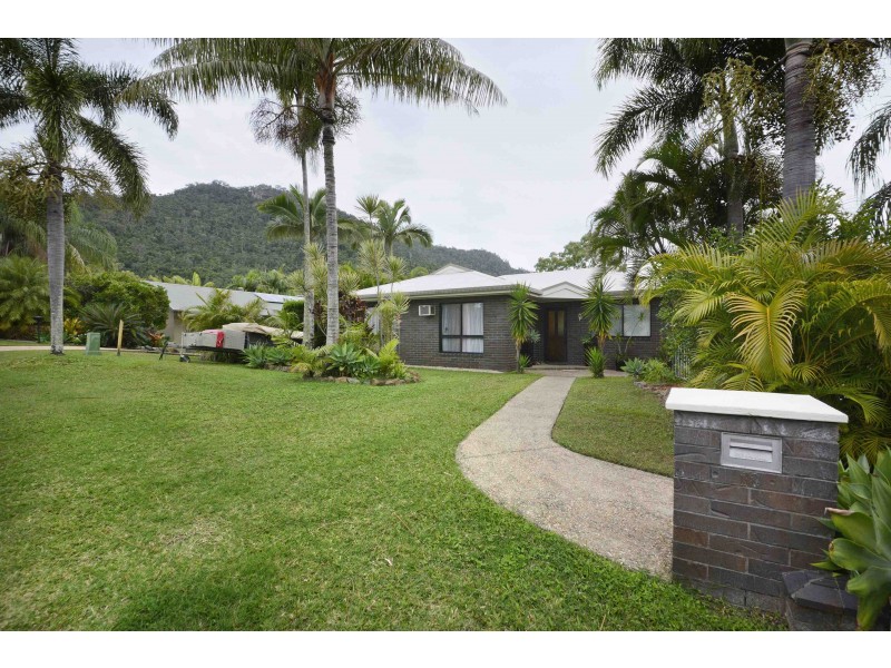 18 Panoramic Court, Cannonvale QLD 4802