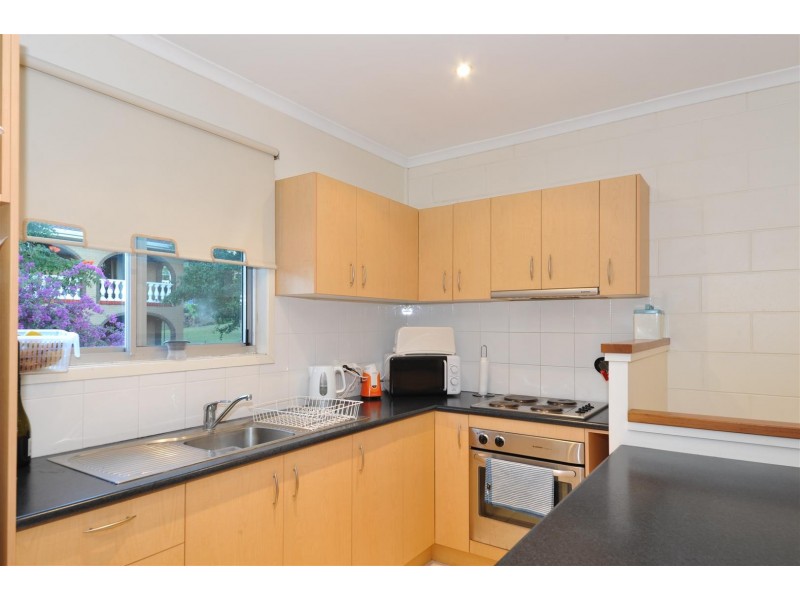 3/1A Pleasant Drive, Cannonvale QLD 4802