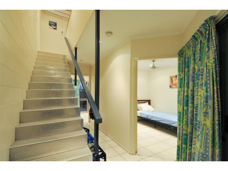 3/1A Pleasant Drive, Cannonvale QLD 4802