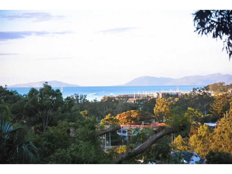 15 Woomerah Avenue, Cannonvale QLD 4802