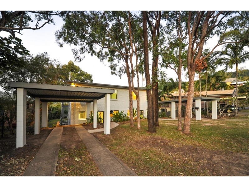 15 Woomerah Avenue, Cannonvale QLD 4802