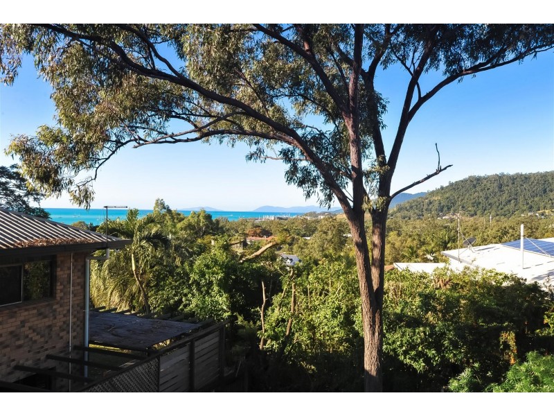 15 Woomerah Avenue, Cannonvale QLD 4802