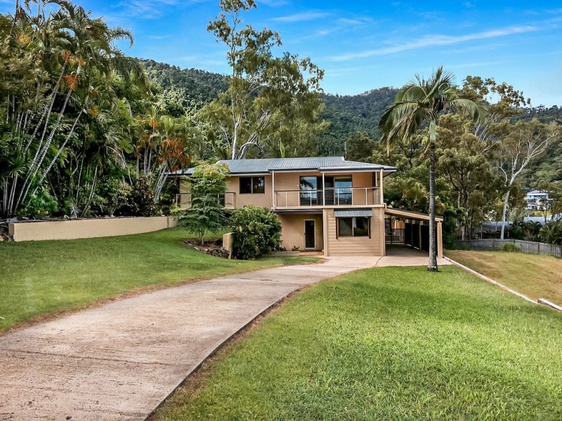 38 Island Drive, Cannonvale QLD 4802