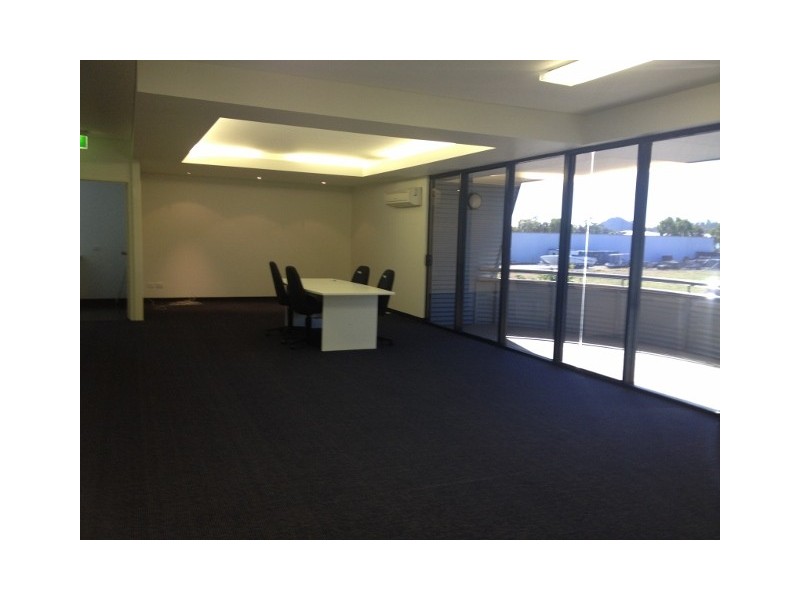 1/5 Carlo Drive, Cannonvale QLD 4802