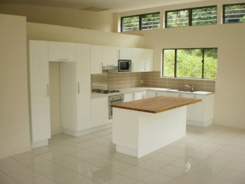 37 Beth Court, Cannonvale QLD 4802