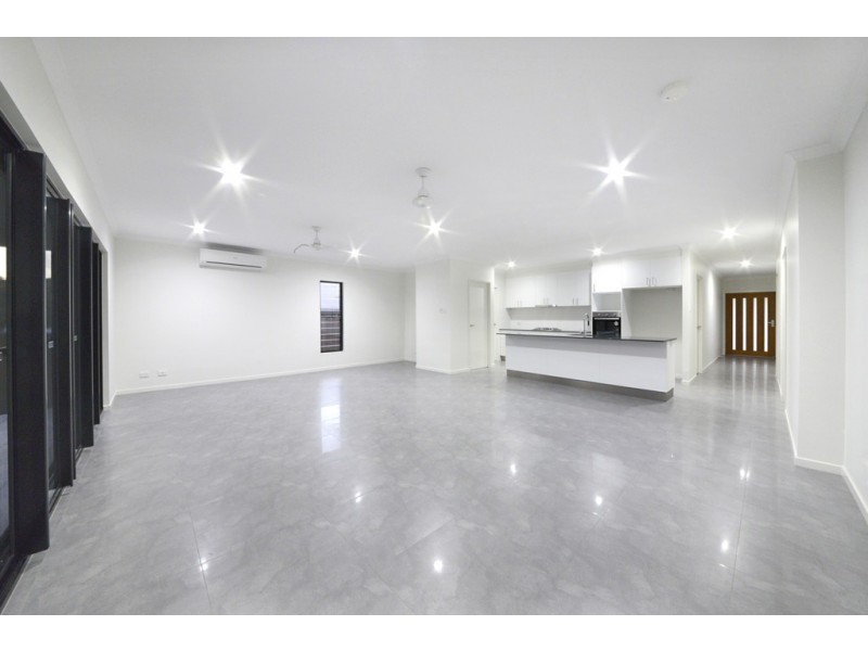 34 Twin Creek Court, Cannonvale QLD 4802