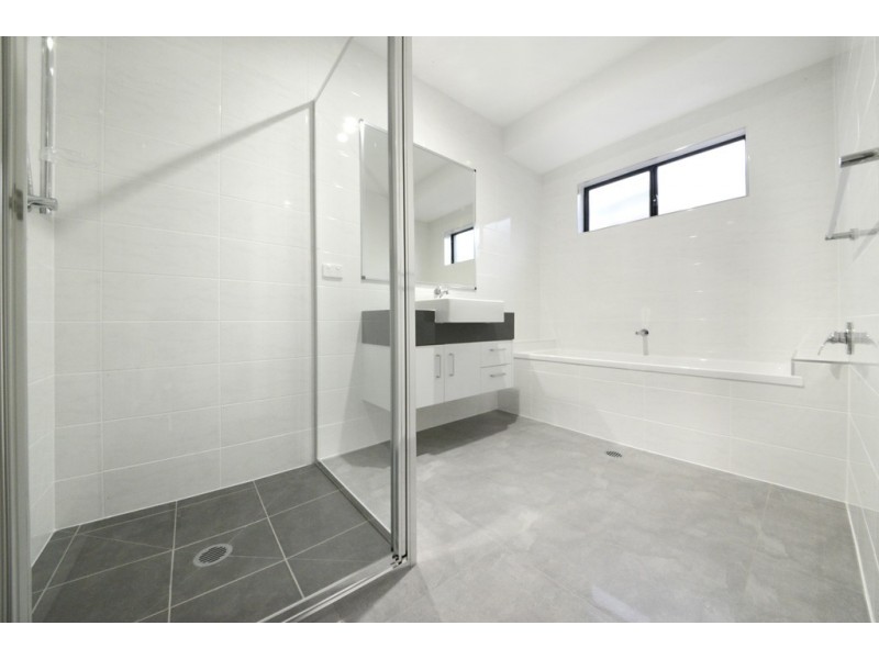 34 Twin Creek Court, Cannonvale QLD 4802