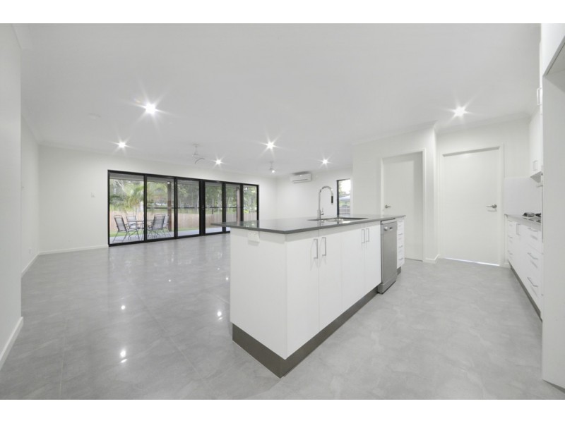 34 Twin Creek Court, Cannonvale QLD 4802